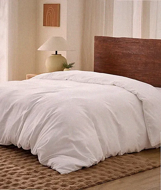 Bedsure Queen white duvet cover only includes 1 duvet cover (90 x 90 inches)