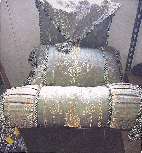 Shavel Embroidered decorative three pillow set, professionally sanitized Pic’s!