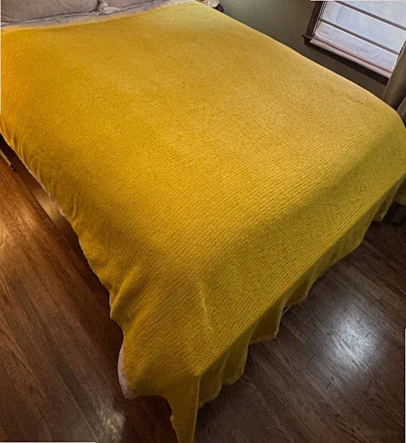 Vintage 100% Acrylic Blanket Thermal Bed Topper Yellow Queen 82x89”