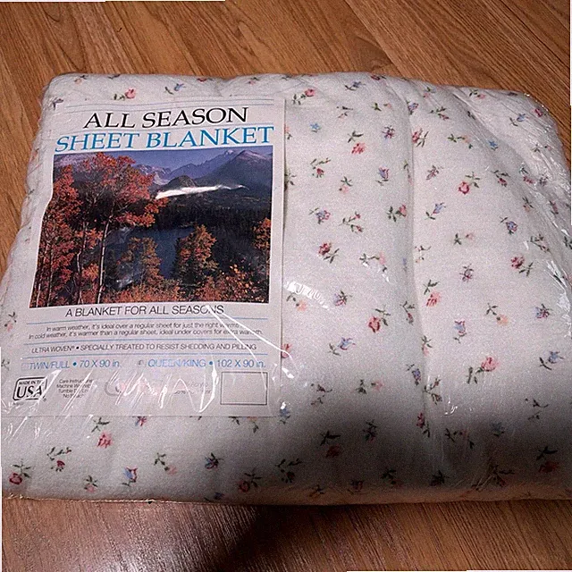 Vintage 70s Owen All Season Sheet Blanket 102x90 Queen King Floral Cottage Core