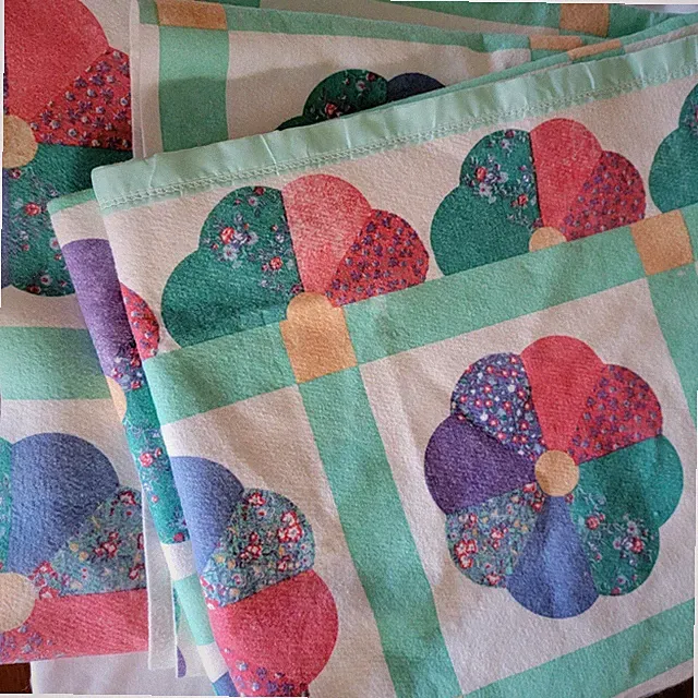 Vintage Quilt Pattern Satin Trim Acrylic Blanket Queen White Mint Green