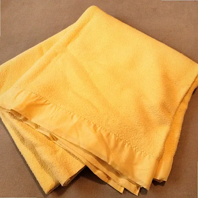 Vtg Acrylic Thermal Blanket Queen Full Size Lemon Yellow Satin Trim 74”x82” FLAW