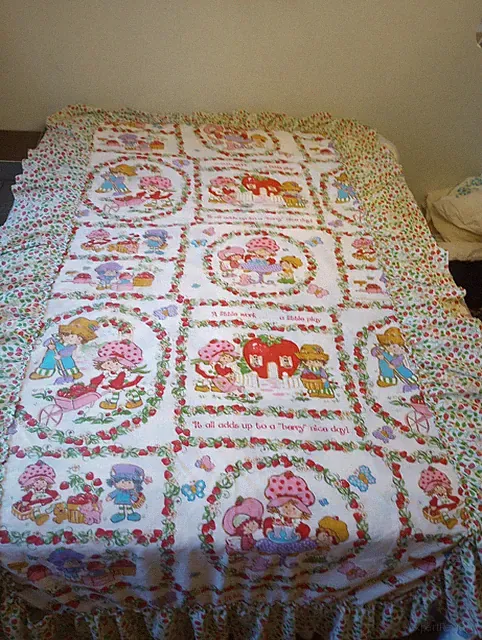 Vtg Strawberry Shortcake Twin Bed Set Ruffle Bedspread Canopy Curtains Fabric